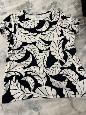croft & barrow Black and White Leaf-Print Tee